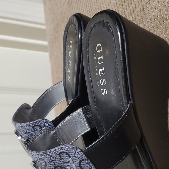 🖤GUESS🖤 WEDGE SANDALS - Picture 4 of 6